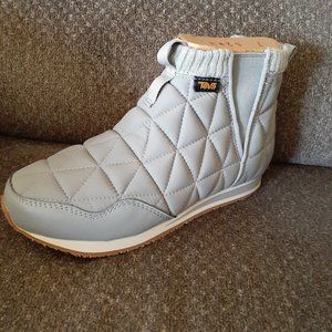 Teva boots